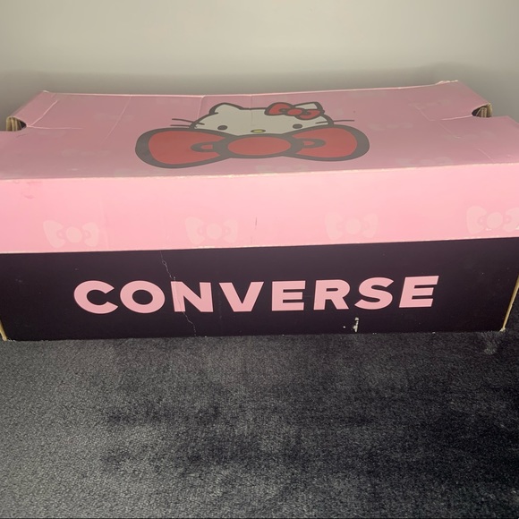 Size 6 Hello Kitty Converse. - Picture 5 of 9